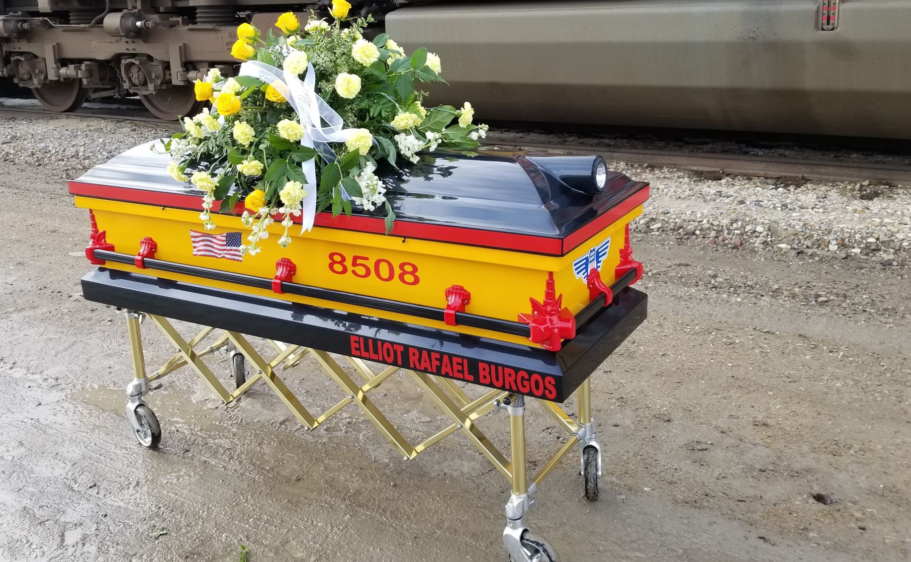 Elliot Burgos train
